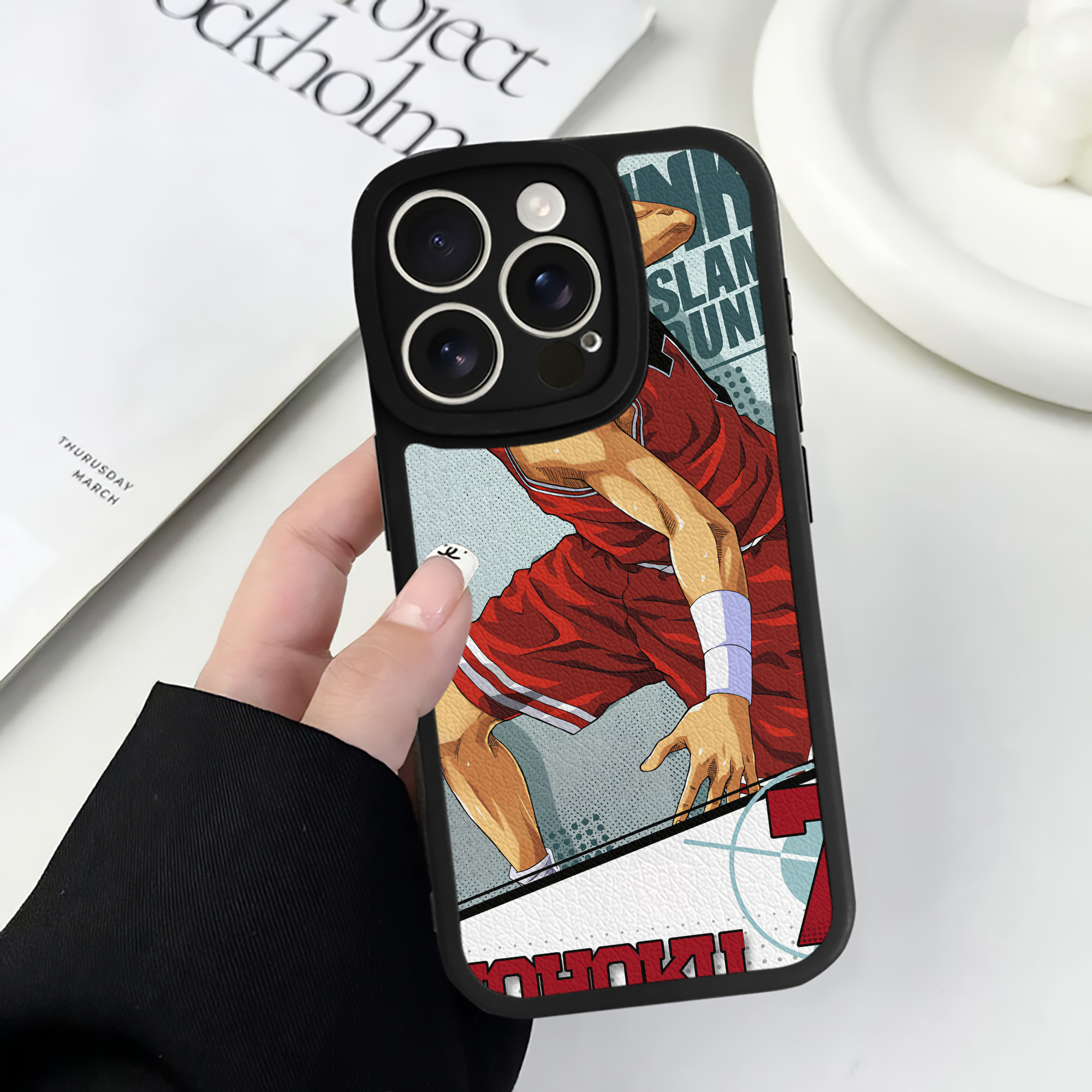 （画像用） SLAM DUNK／スラムダンク 【iPhone 16シリーズ対応】シリコンスマホケース（レザー調） 材質：シリコン